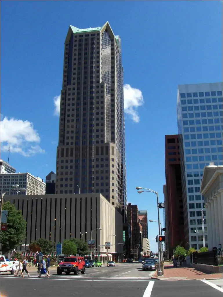 One Metropolitan Square