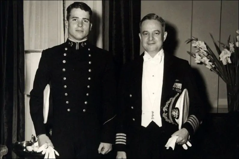 Джон Маккейн со своим отцом