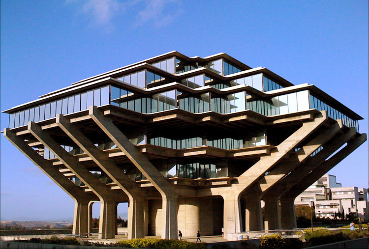 Библиотека Калифорнийского университета в Сан-Диего
