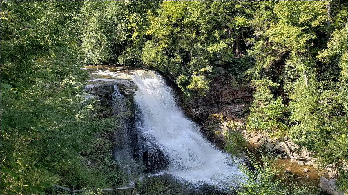 Водопад Мадди-Крик-Фоллс в горах Мэриленда